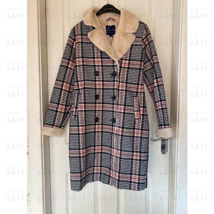 Check coat fur collar clearance